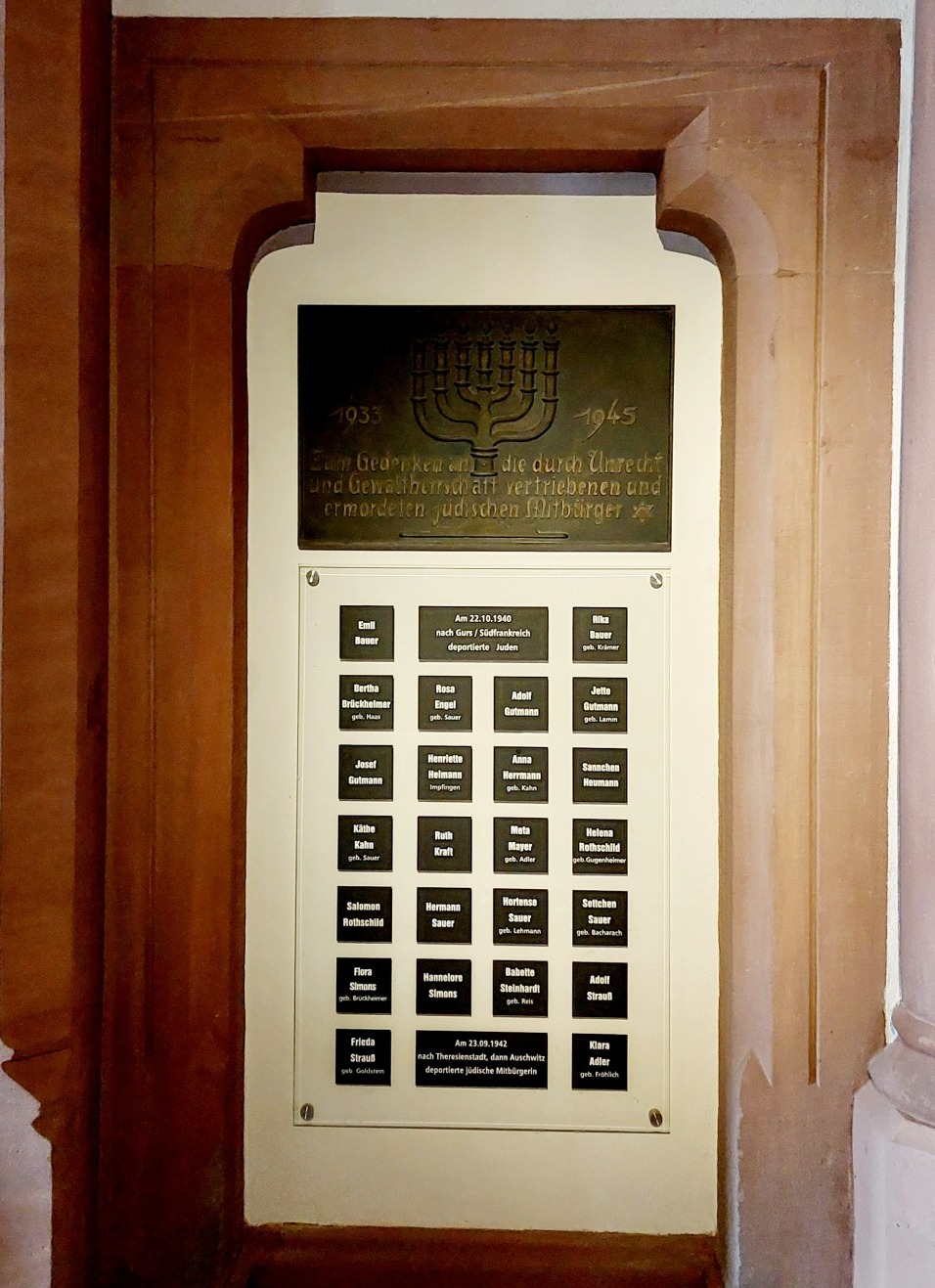 Gedenktafel für die ehemaligen jüdischen Mitbürger im Rathaus Tauberbischofsheim