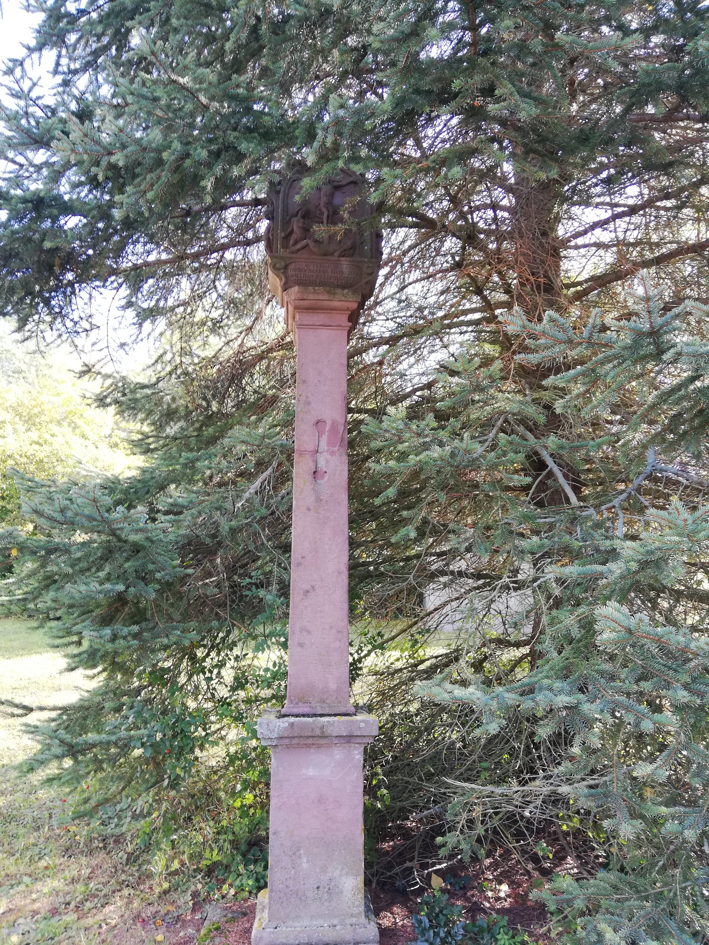 Kreuzigungsbildstock von 1687 an der Laurentiusbergstraße
