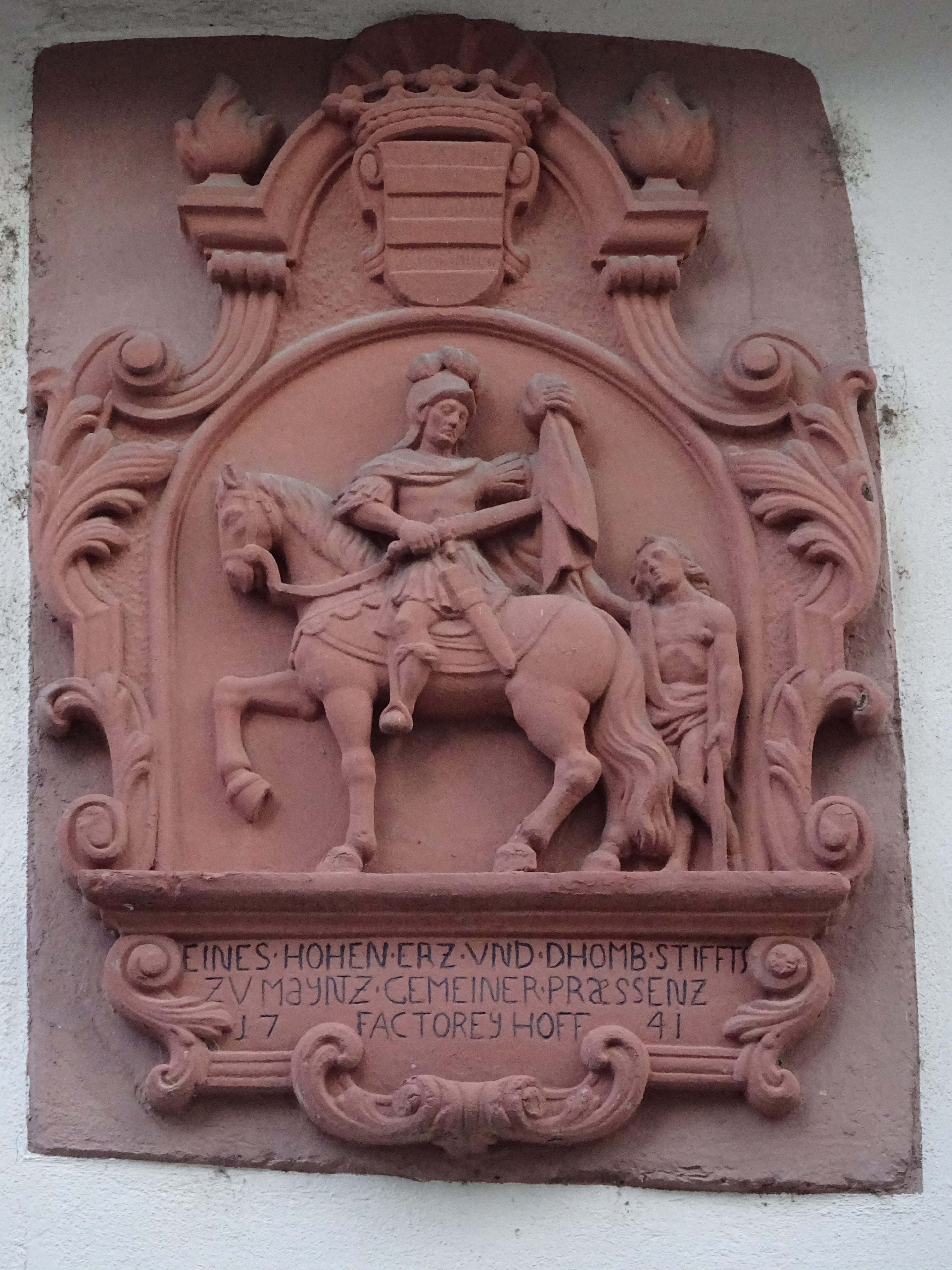 Relief am Faktoreihof mit Martinsszene und Inschrift von 1741