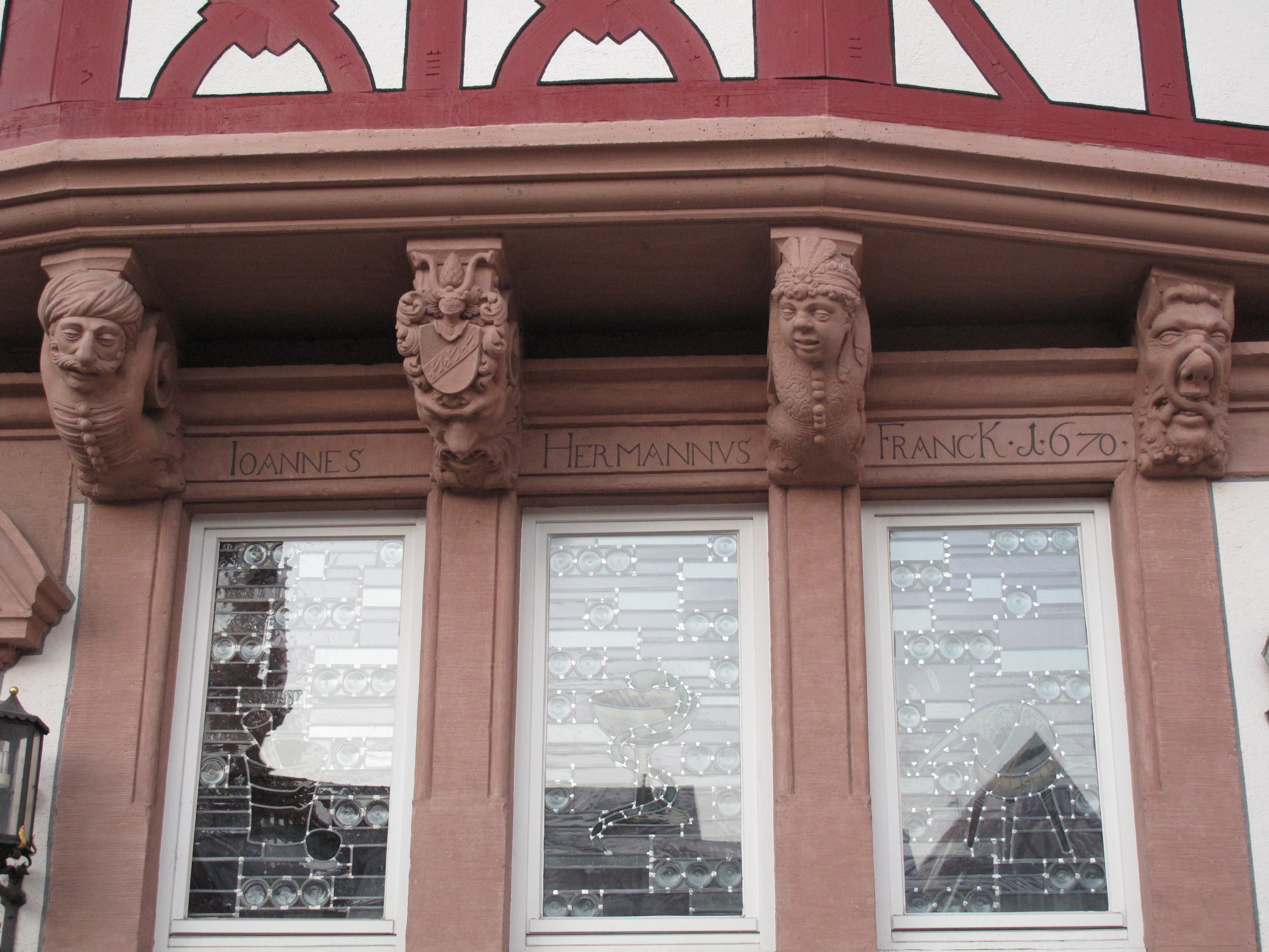 Inschrift IOANNES HERMANNUS FRANCK 1670 am La-Roche-Haus