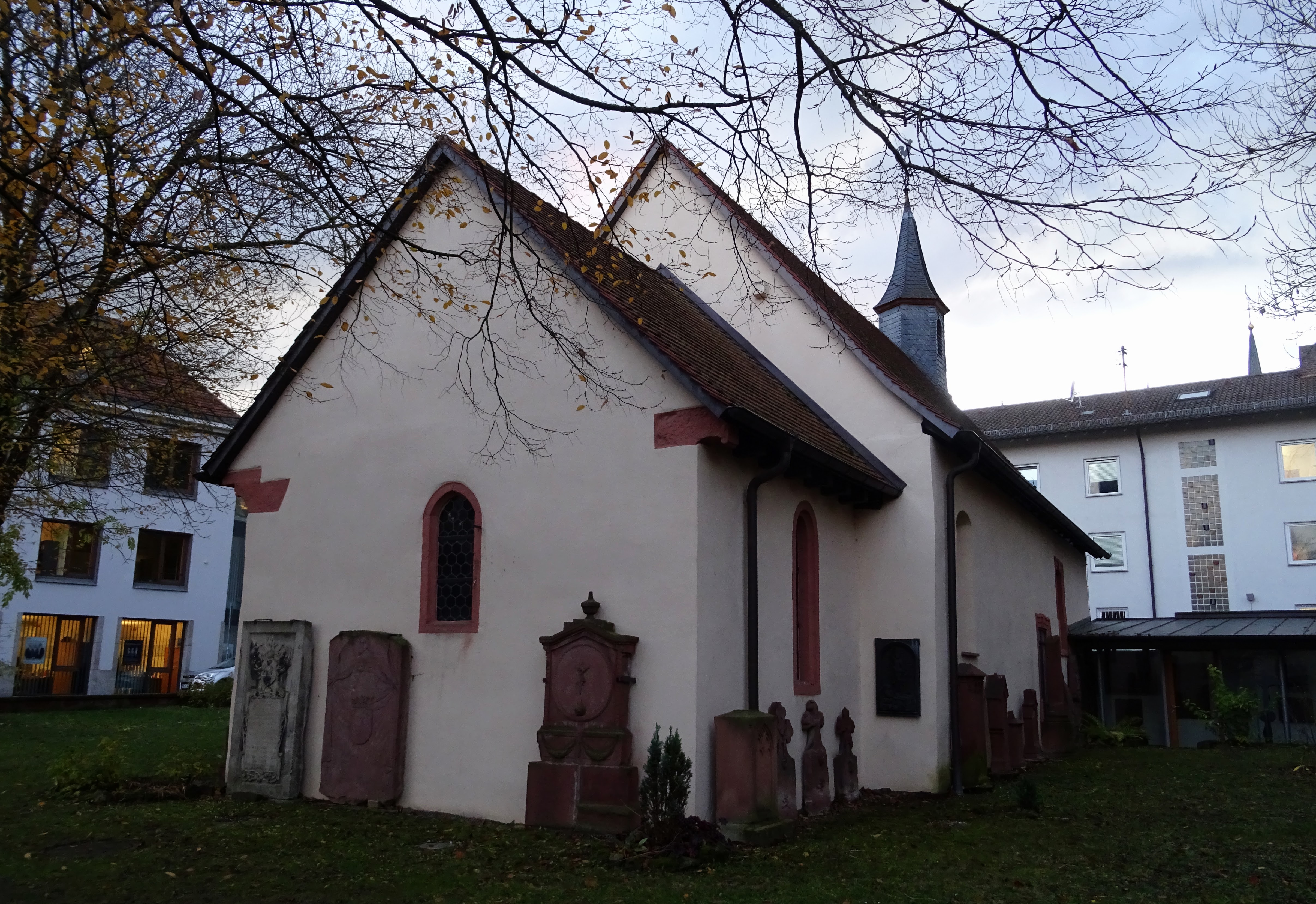 Ostseite und Chorbereich der Peterskapelle