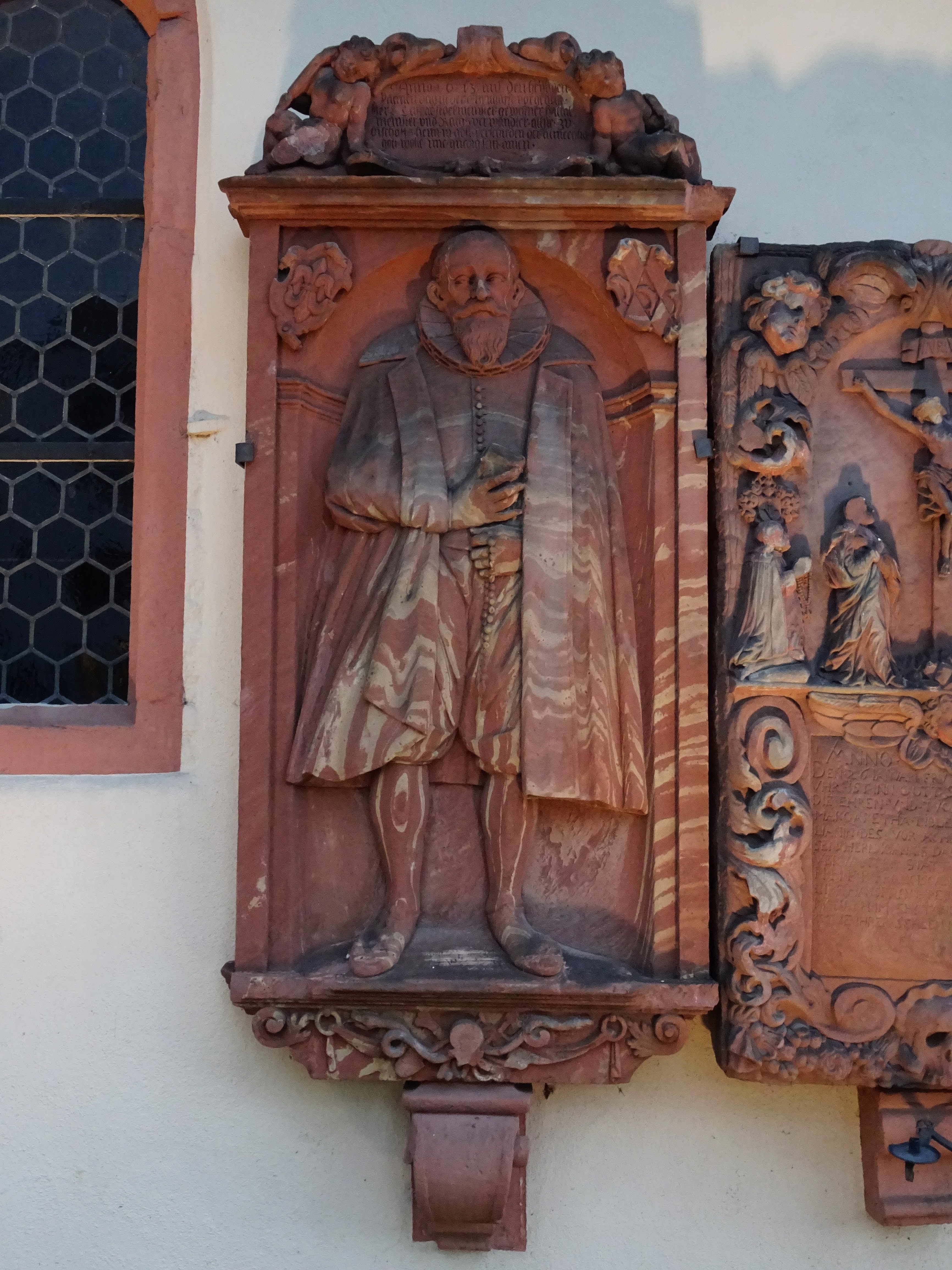 Grabstein an der Peterskapelle als Erinnerungs- und Sozialspur
