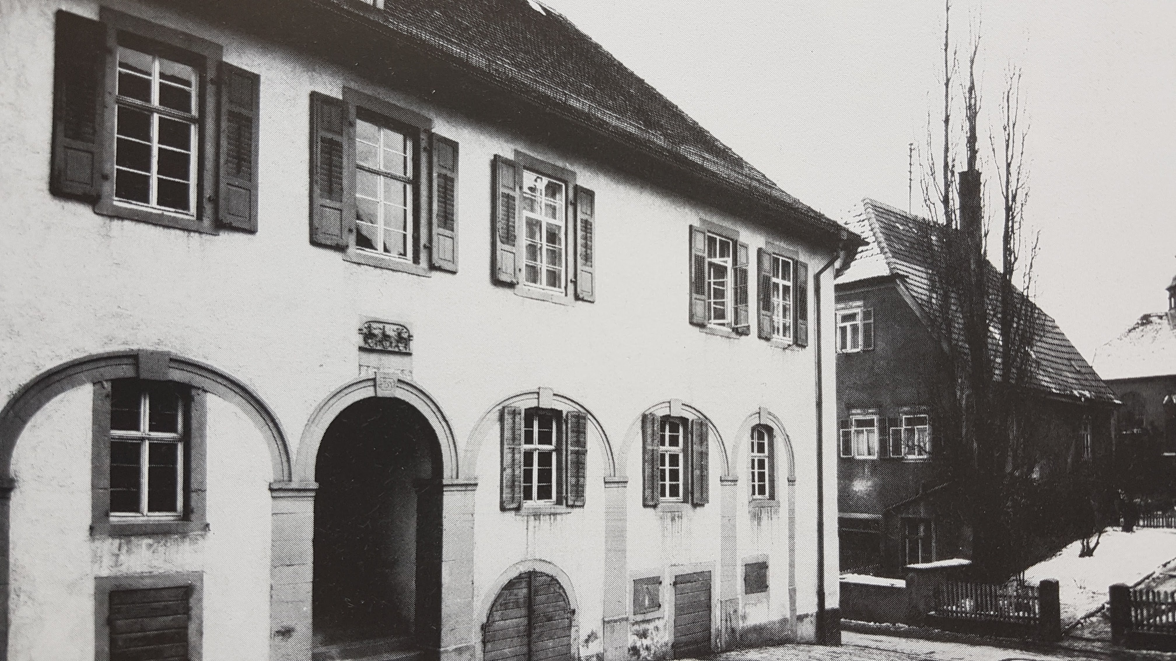 Historischer Hofraum des Riedernhofs