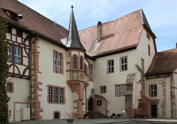 Kapellenerker am Schloss in Frontalansicht