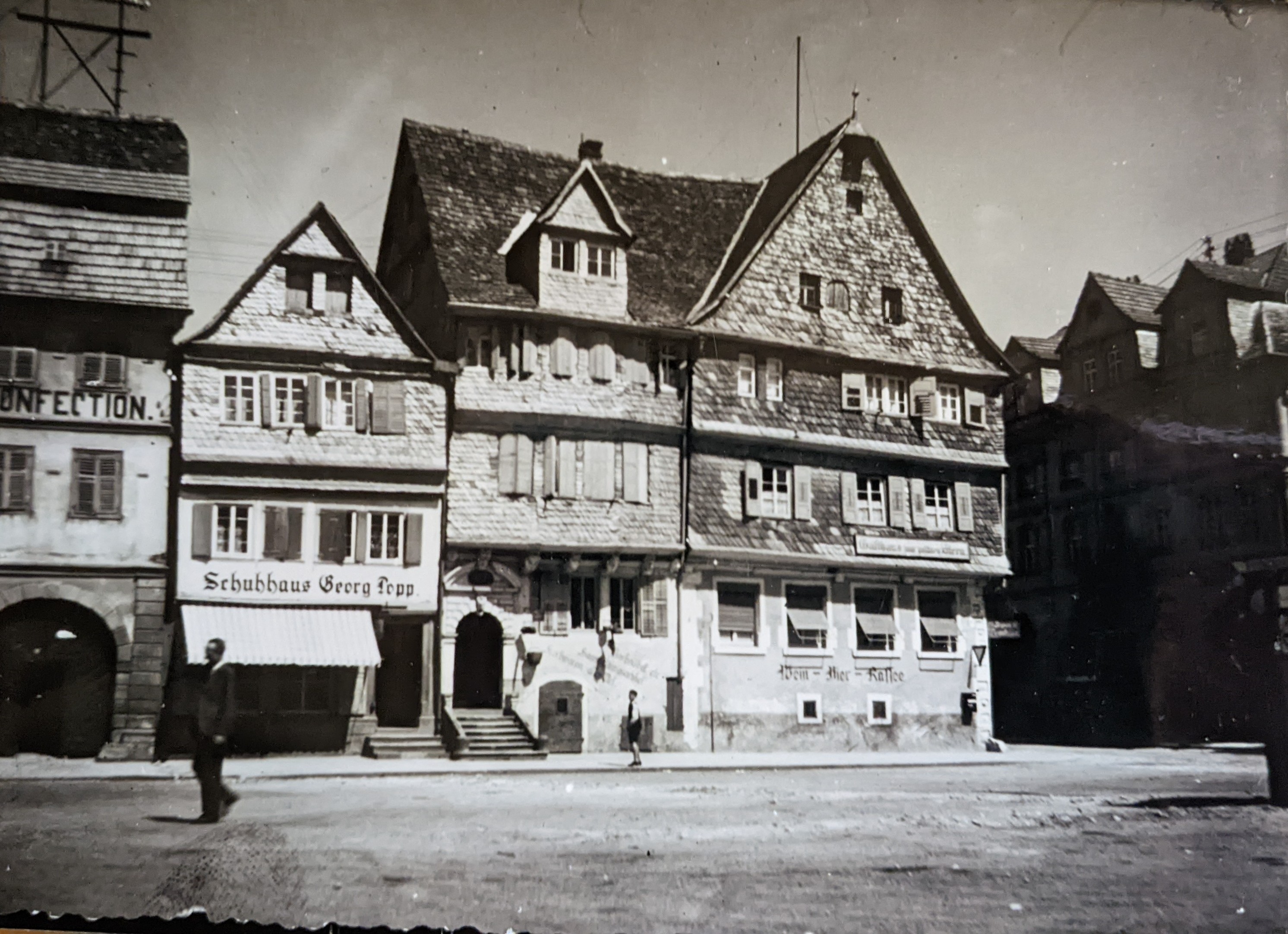Historisches Foto des Gasthauses zum Goldenen Stern vor dem Umbau zur Stern-Apotheke