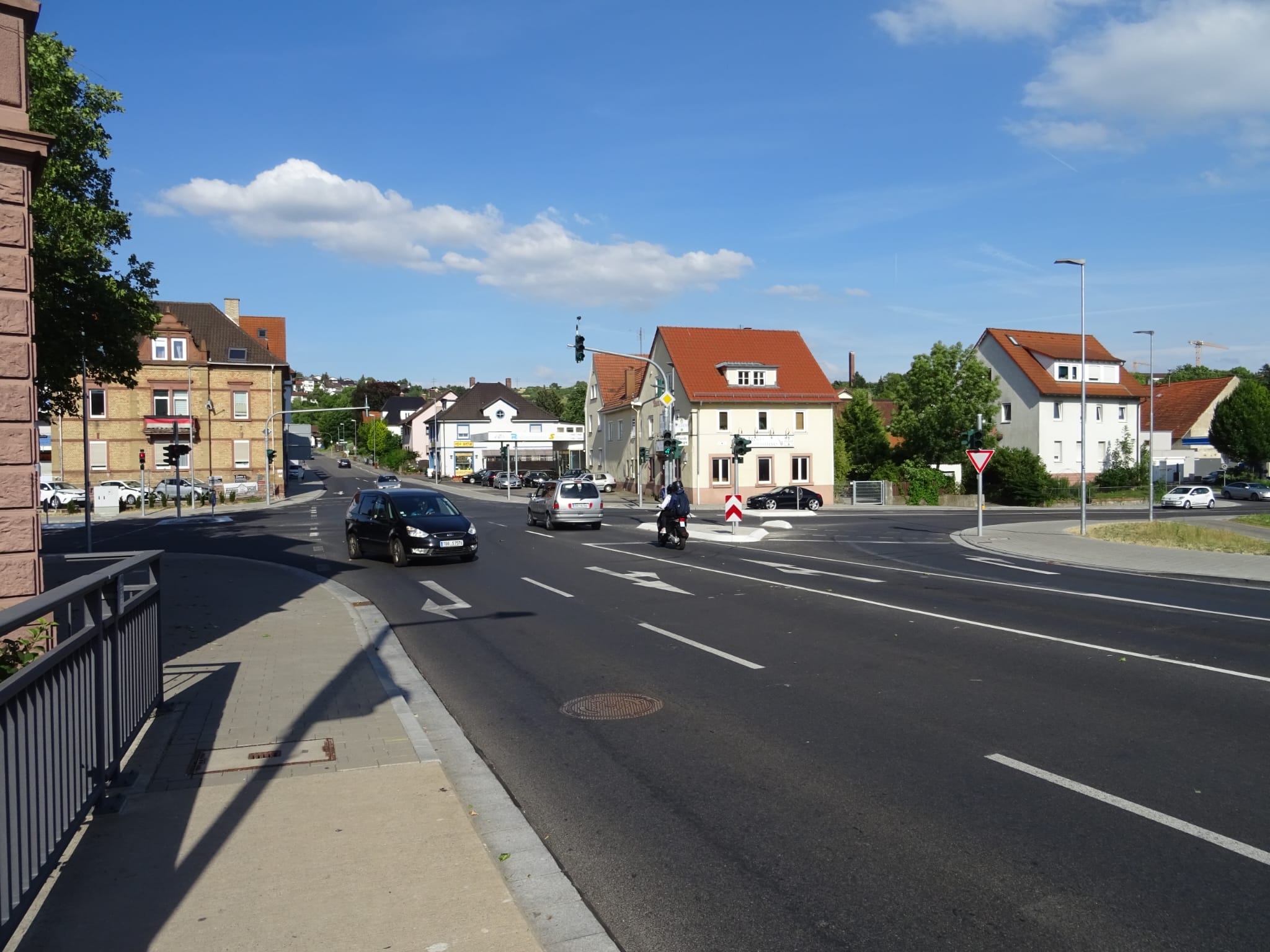 Ufer gegenüber der Altstadtseite an der Tauberbrücke