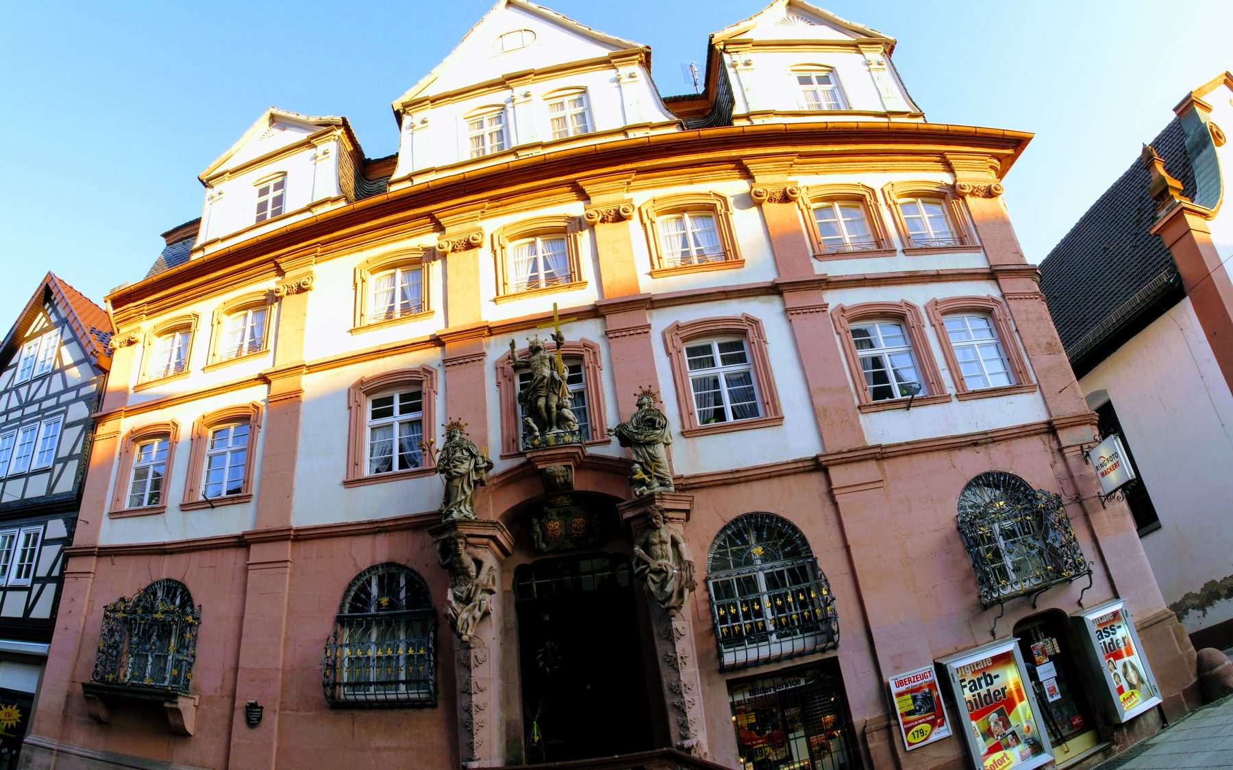 Das Bögner-Haus, heute Mackert-Haus: das Barockpalais am Markt, das 1744 Johann Georg Bögner bauen ließ