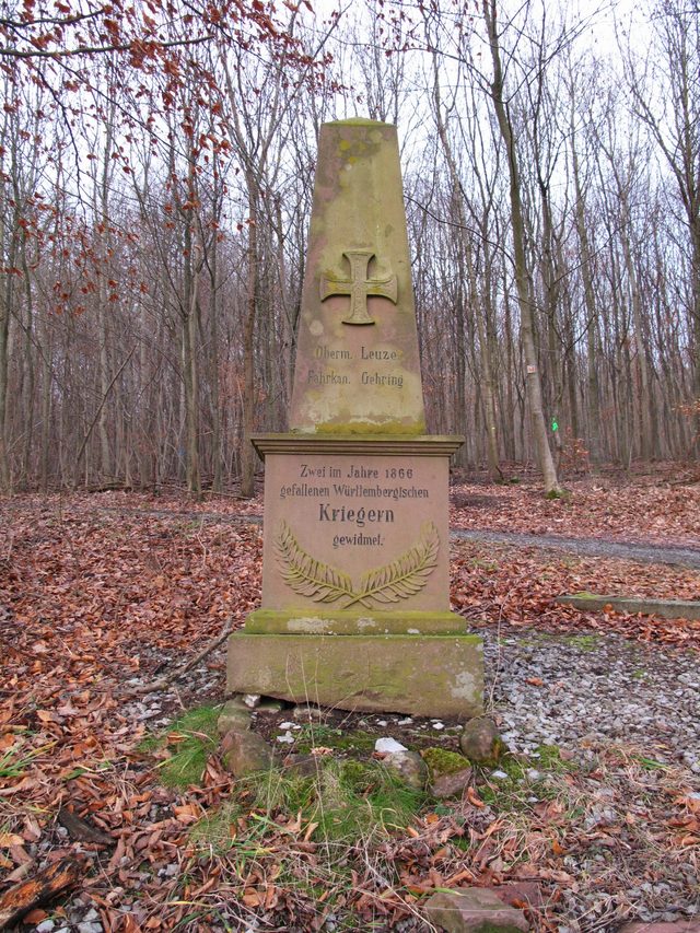 Grab/Denkmal im Teufelsloch: Oberm. Leuze & Fahrkan. Gehring, 1866 (zwischen Tauberbischofsheim - Impfingen - Großrinderfeld)