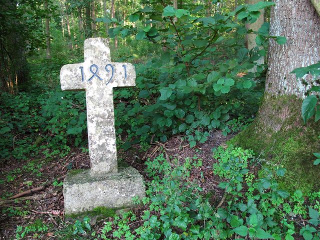 Sühnekreuz von 1491 am Ende des Taubentals am Rande des Brückenwalds