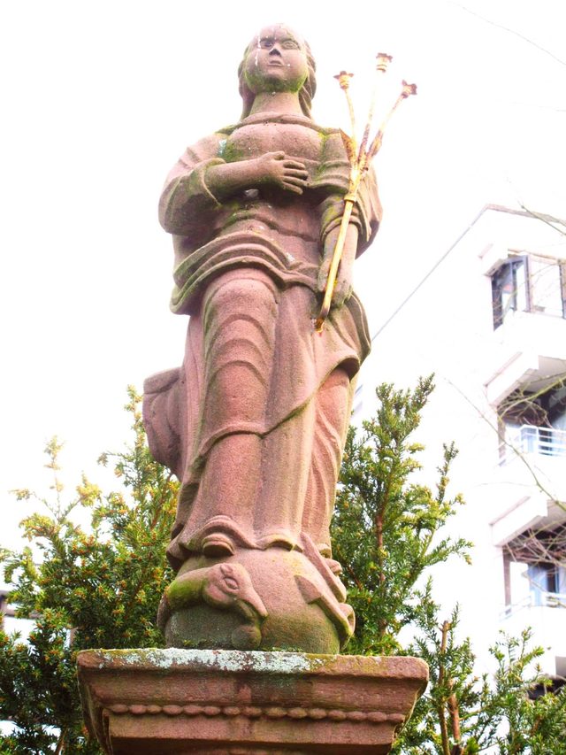 Mariensäule (1792) vor dem Eingang zum Haus Heimberg in Tauberbischofsheim