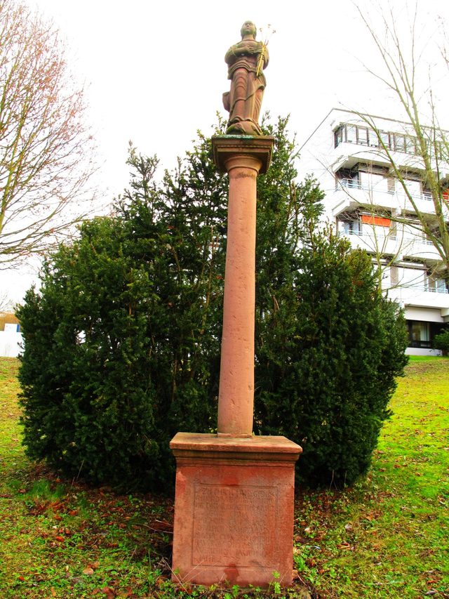 Mariensäule (1792) vor dem Eingang zum Haus Heimberg in Tauberbischofsheim