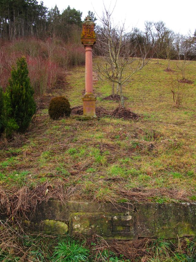 'Hl. Blut'-Wallfahrts-Bildstock (1744) am Anfang des Leintals