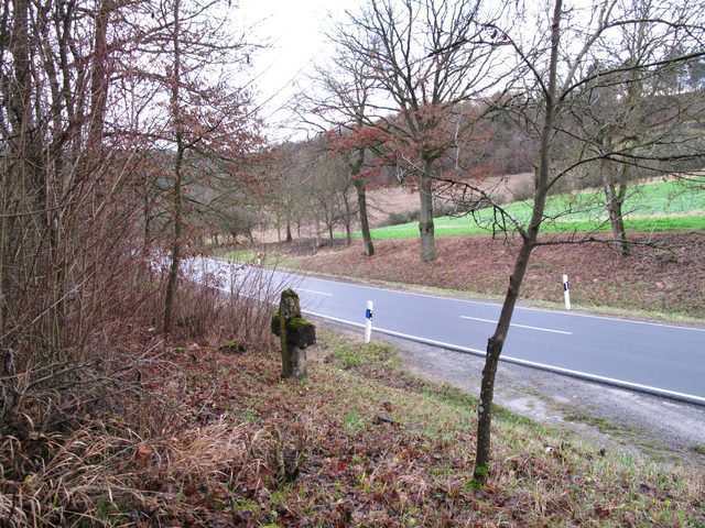 Sühnekreuz am Nachtschatten neben der Külsheimer Straße (L 504)